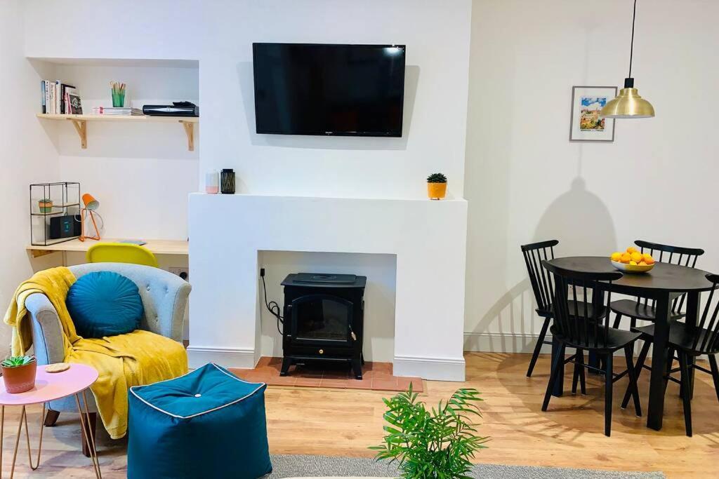 The Nook - A Stylish Apartment With Garden, Near The Beach バーウィック・アポン・ツイード エクステリア 写真