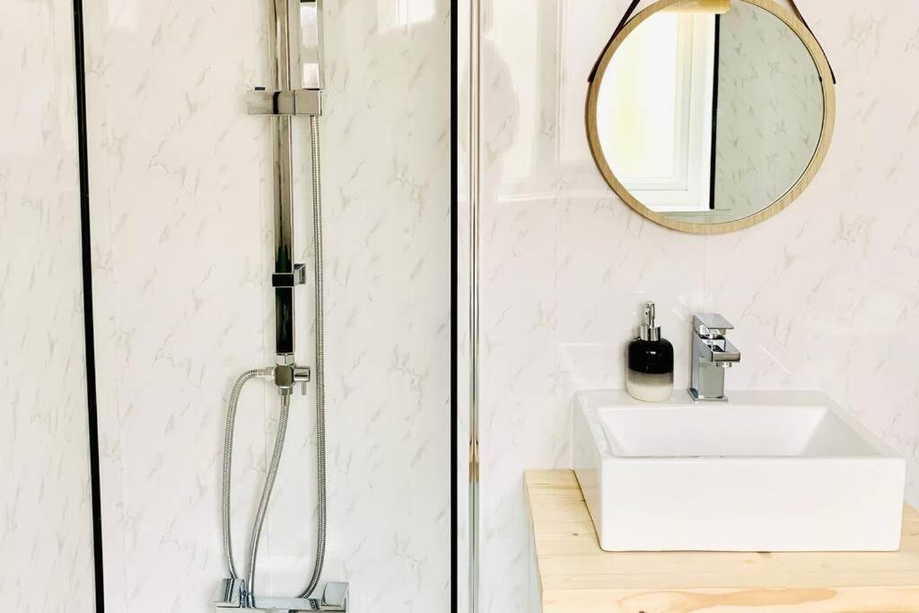 The Nook - A Stylish Apartment With Garden, Near The Beach バーウィック・アポン・ツイード エクステリア 写真