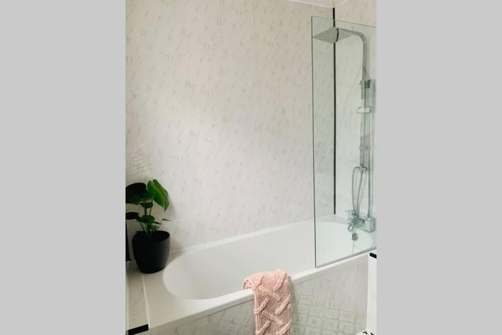 The Nook - A Stylish Apartment With Garden, Near The Beach バーウィック・アポン・ツイード エクステリア 写真